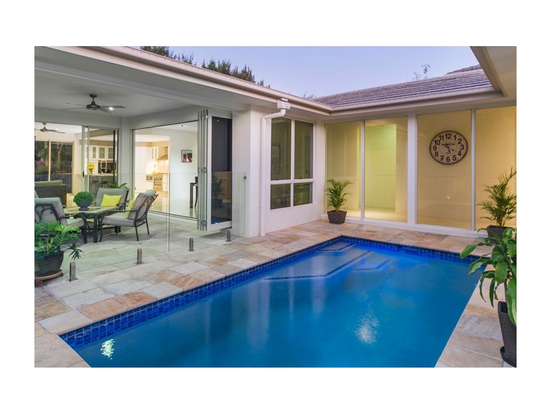 9134 Peter Senior Drive, Hope Island QLD 4212