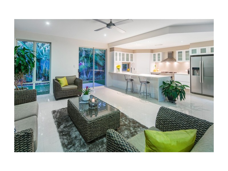 9134 Peter Senior Drive, Hope Island QLD 4212