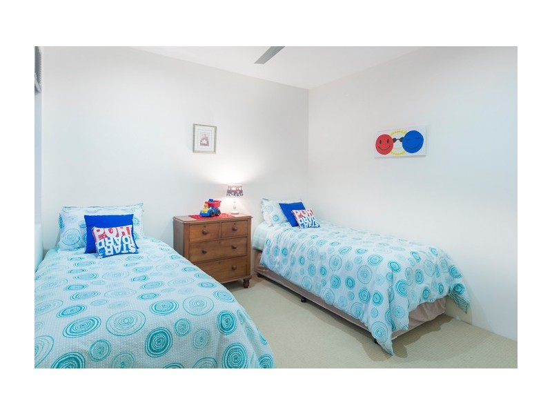 9134 Peter Senior Drive, Hope Island QLD 4212