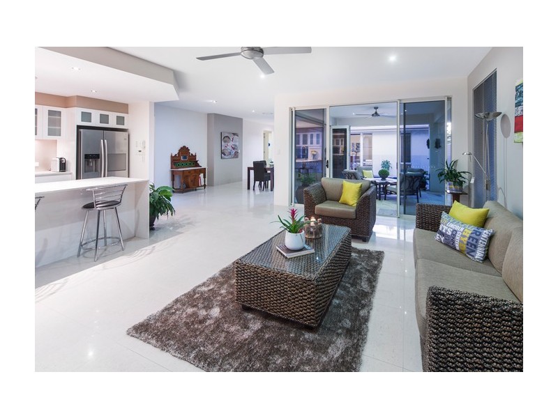 9134 Peter Senior Drive, Hope Island QLD 4212