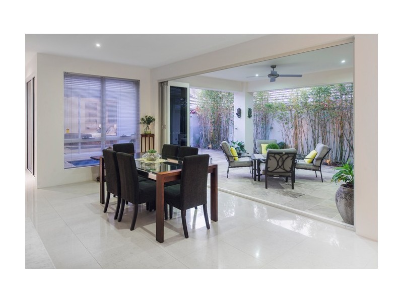 9134 Peter Senior Drive, Hope Island QLD 4212