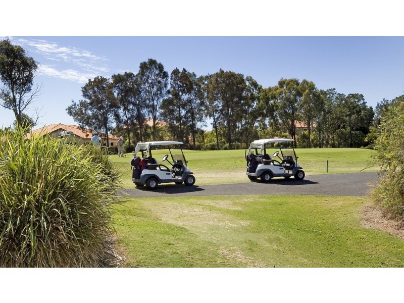 9134 Peter Senior Drive, Hope Island QLD 4212