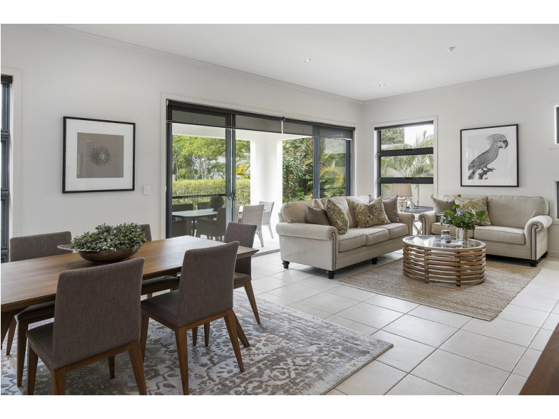 6035 Lucerne Circuit, Hope Island QLD 4212