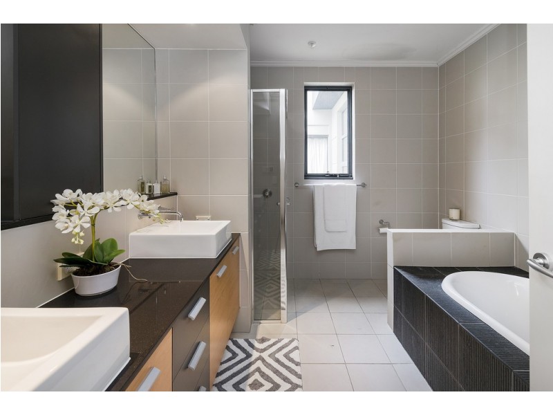 6035 Lucerne Circuit, Hope Island QLD 4212