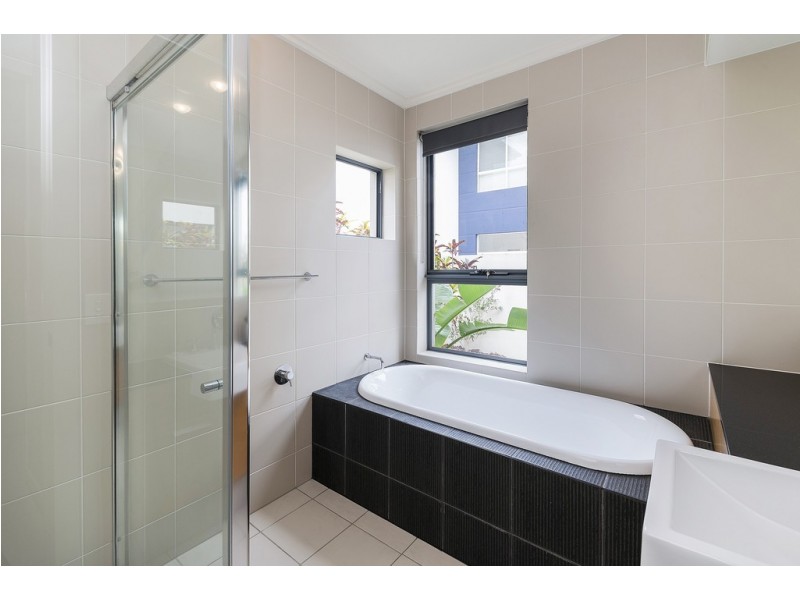 6035 Lucerne Circuit, Hope Island QLD 4212