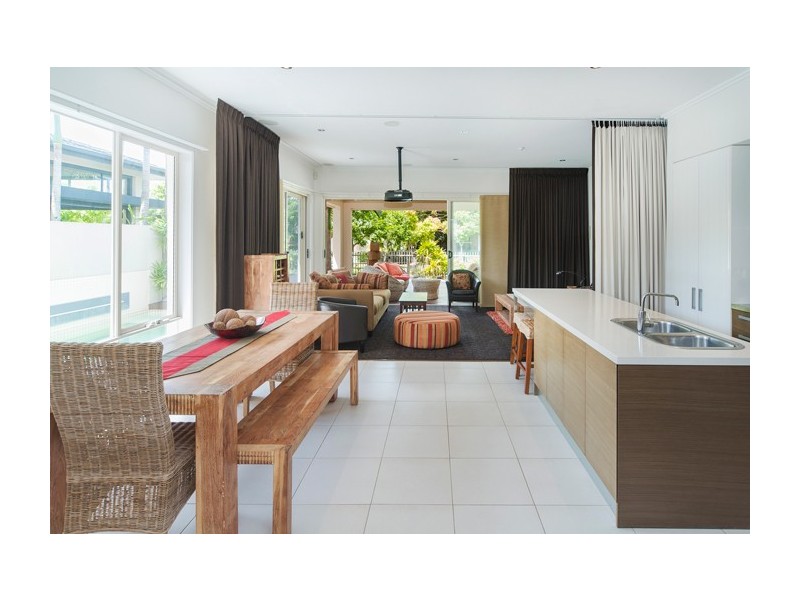 6016 Calardo Avenue, Hope Island QLD 4212