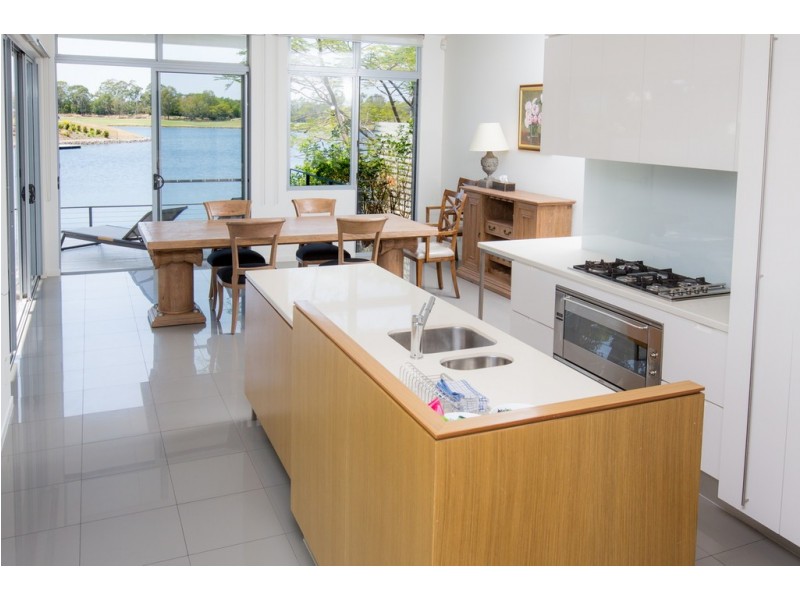 6063 Lugano Drive, Hope Island QLD 4212