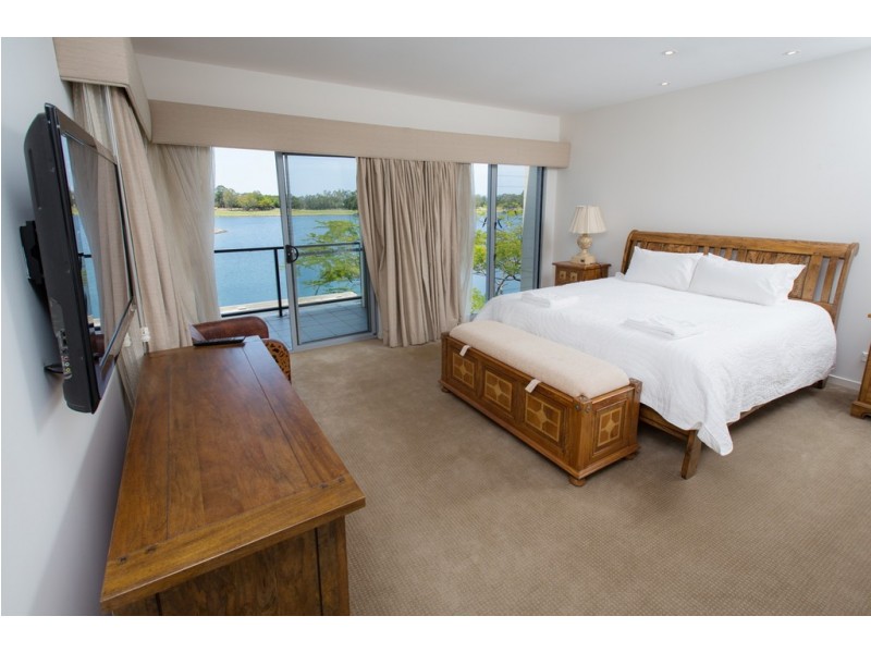 6063 Lugano Drive, Hope Island QLD 4212