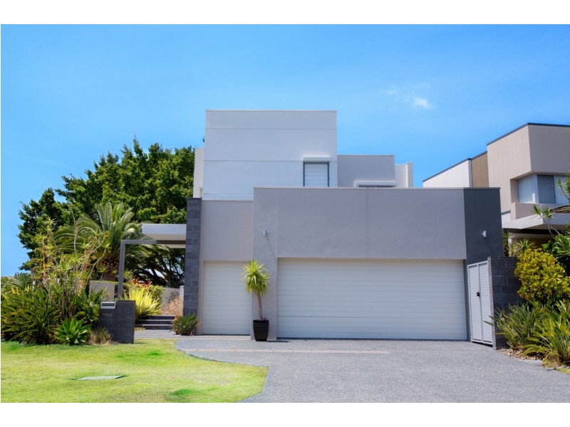 6063 Lugano Drive, Hope Island QLD 4212