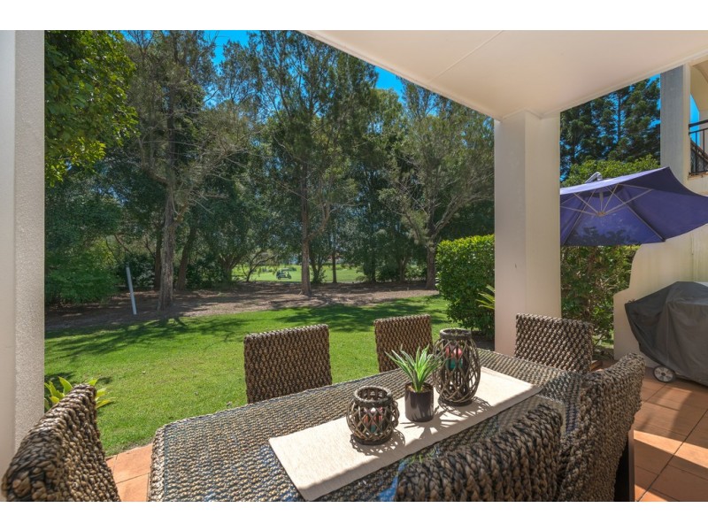 8862 Magnolia Drive East, Hope Island QLD 4212