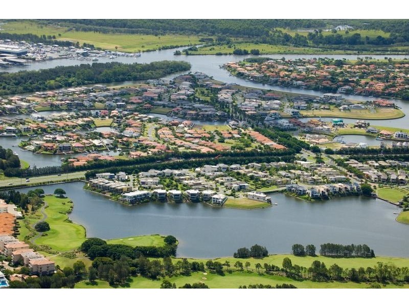 8862 Magnolia Drive East, Hope Island QLD 4212