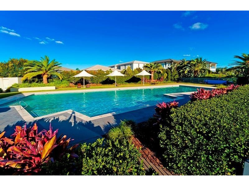 8862 Magnolia Drive East, Hope Island QLD 4212