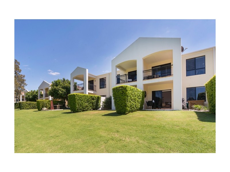 8885 Magnolia Drive East, Hope Island QLD 4212