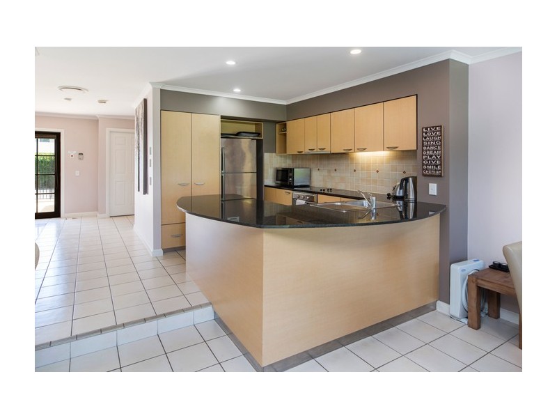 8885 Magnolia Drive East, Hope Island QLD 4212