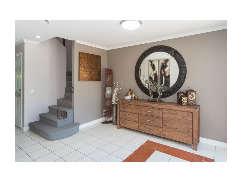 8885 Magnolia Drive East, Hope Island QLD 4212