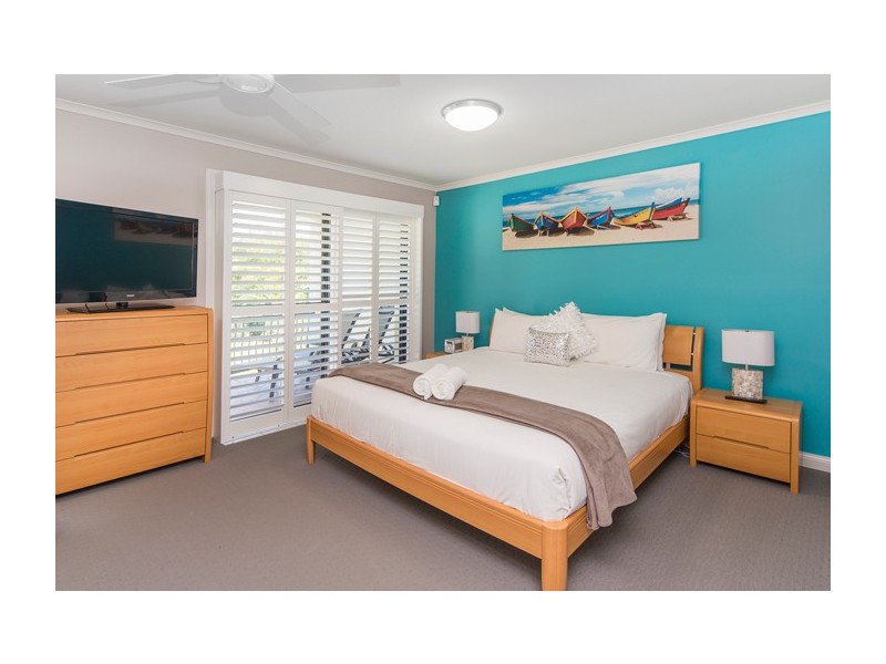 8885 Magnolia Drive East, Hope Island QLD 4212