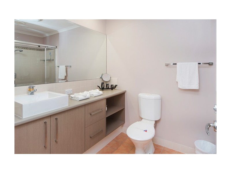 8885 Magnolia Drive East, Hope Island QLD 4212