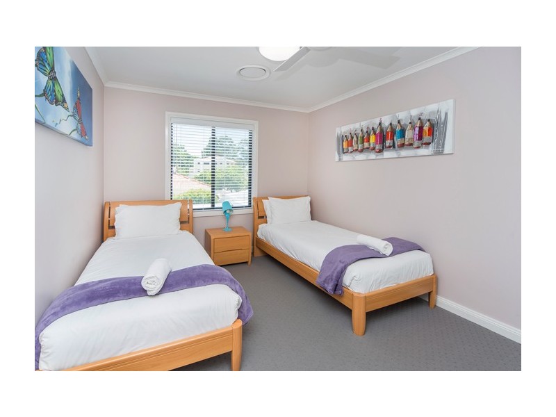 8885 Magnolia Drive East, Hope Island QLD 4212