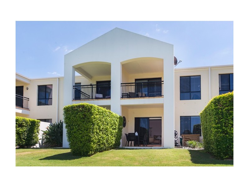 8885 Magnolia Drive East, Hope Island QLD 4212