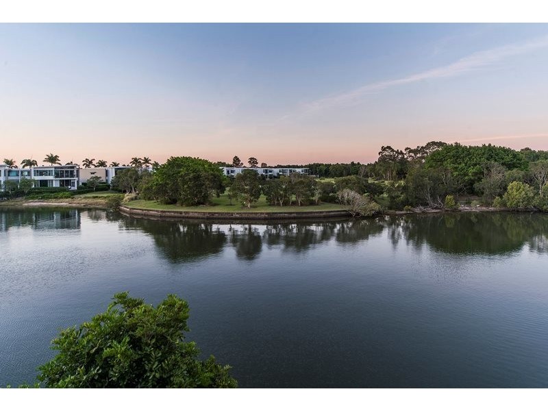 7679 Fairway Boulevard, Hope Island QLD 4212