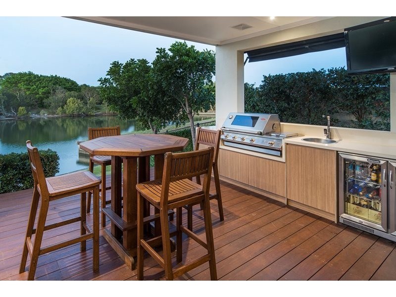 7679 Fairway Boulevard, Hope Island QLD 4212
