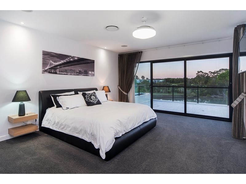 7679 Fairway Boulevard, Hope Island QLD 4212