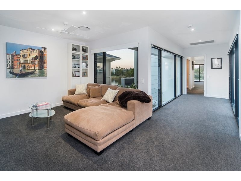 7679 Fairway Boulevard, Hope Island QLD 4212