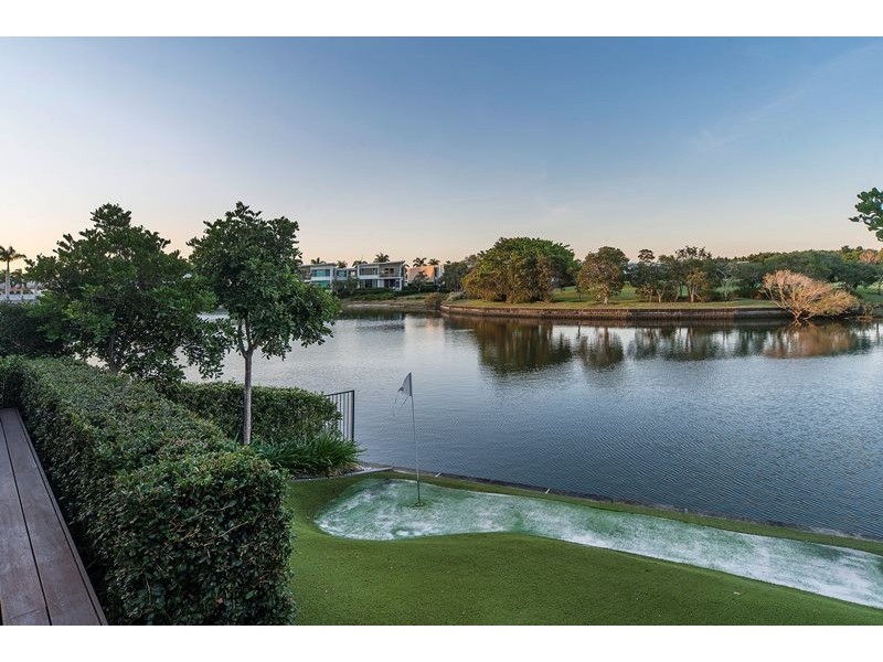 7679 Fairway Boulevard, Hope Island QLD 4212