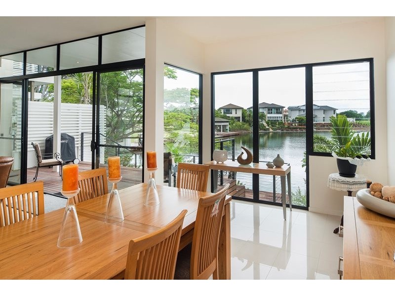 6065 Lugano Drive, Hope Island QLD 4212