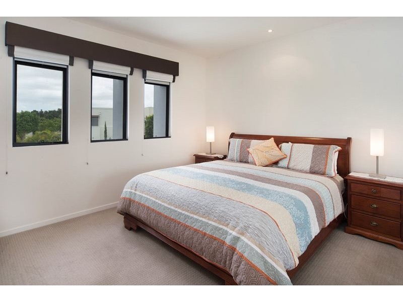 6065 Lugano Drive, Hope Island QLD 4212