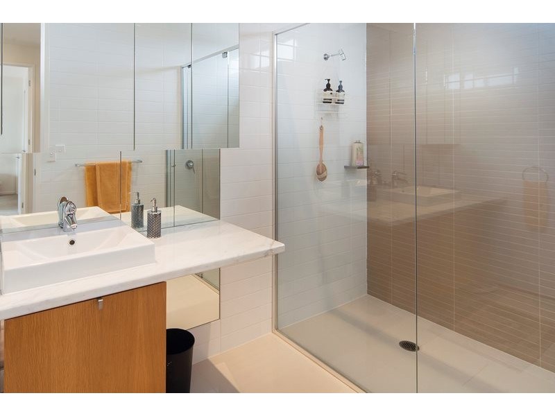 6065 Lugano Drive, Hope Island QLD 4212