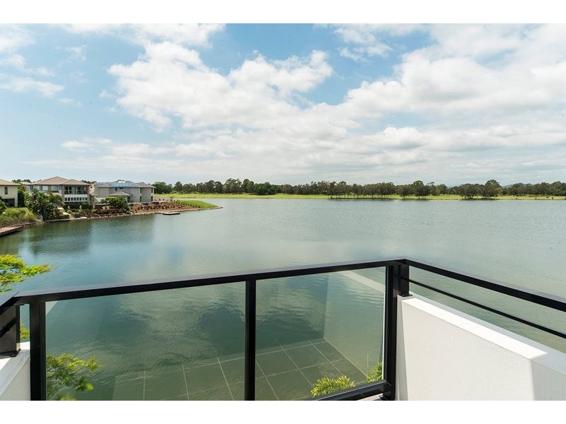 6065 Lugano Drive, Hope Island QLD 4212