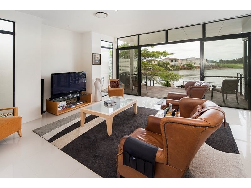 6065 Lugano Drive, Hope Island QLD 4212