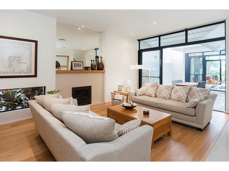 6065 Lugano Drive, Hope Island QLD 4212