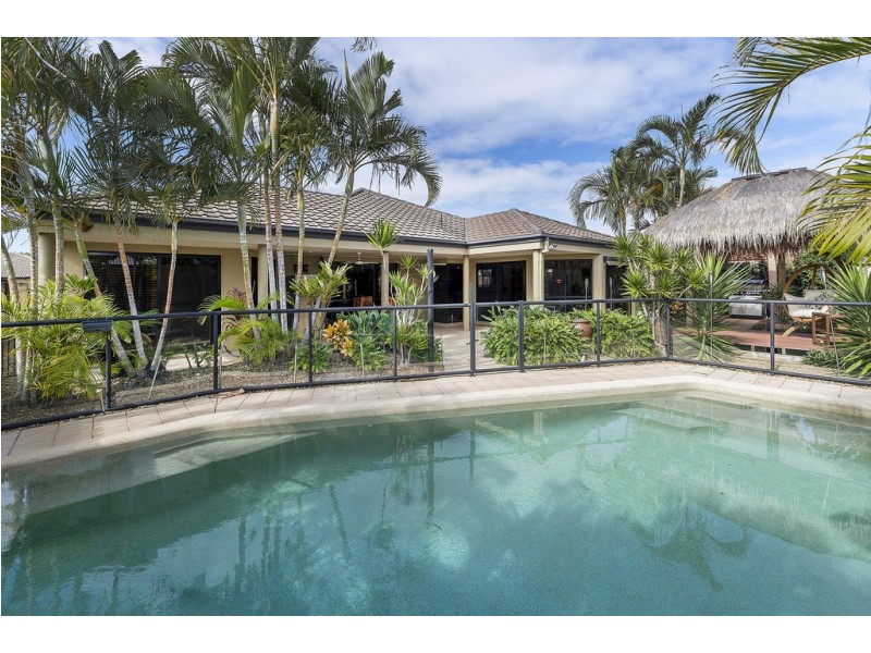 16 Dallow Crescent, Helensvale QLD 4212