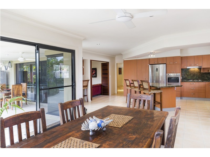 16 Dallow Crescent, Helensvale QLD 4212