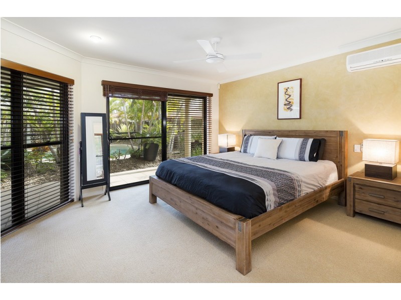 16 Dallow Crescent, Helensvale QLD 4212