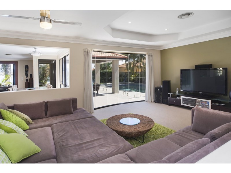 38 John Dalley Drive, Helensvale QLD 4212