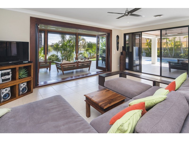 38 John Dalley Drive, Helensvale QLD 4212