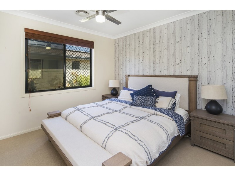 38 John Dalley Drive, Helensvale QLD 4212