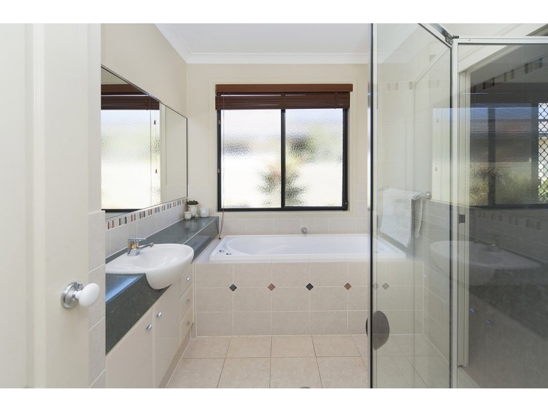 38 John Dalley Drive, Helensvale QLD 4212