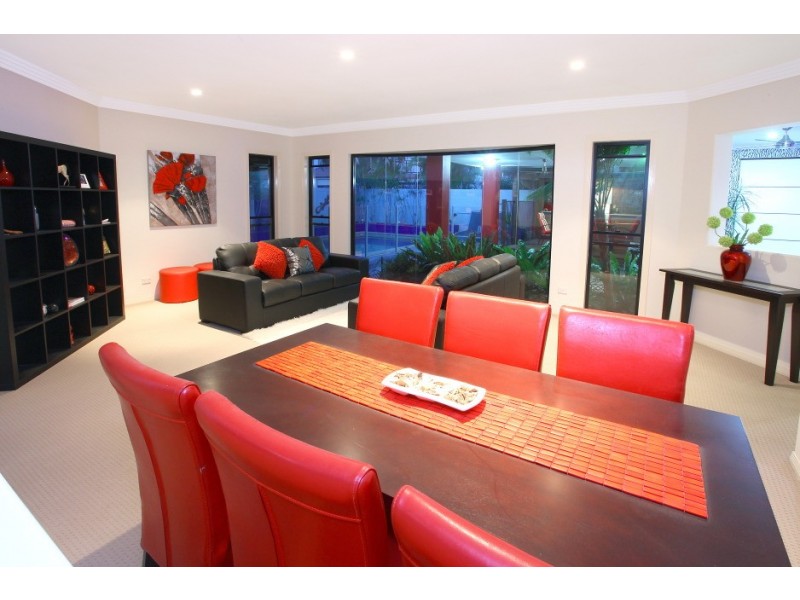 31 John Dalley Drive, Helensvale QLD 4212