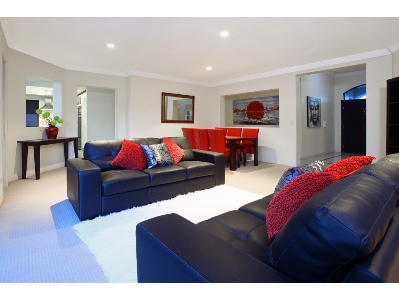 31 John Dalley Drive, Helensvale QLD 4212