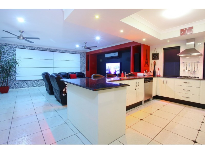 31 John Dalley Drive, Helensvale QLD 4212