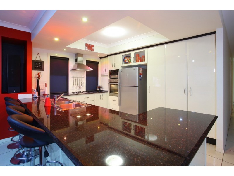 31 John Dalley Drive, Helensvale QLD 4212