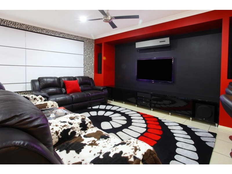 31 John Dalley Drive, Helensvale QLD 4212