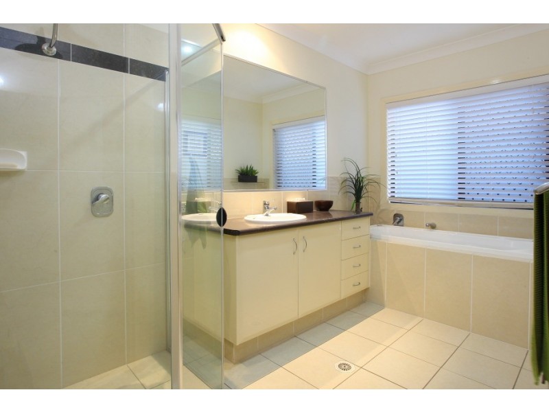 31 John Dalley Drive, Helensvale QLD 4212