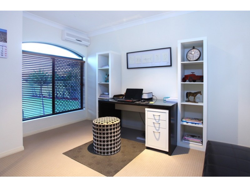 31 John Dalley Drive, Helensvale QLD 4212