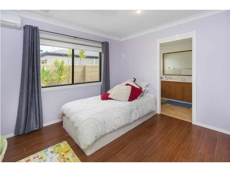 21 John Dalley Drive, Helensvale QLD 4212