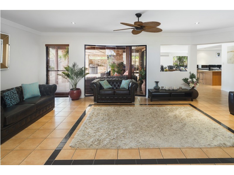 21 John Dalley Drive, Helensvale QLD 4212